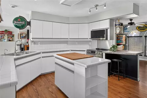 Kitchen - 235 Temple Cir, Eustis, FL 32726 photo 2 of 3