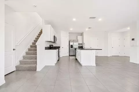 Entry Way - 1021 Silverbell Trl, Saint Cloud, FL 34771 photo 2 of 6