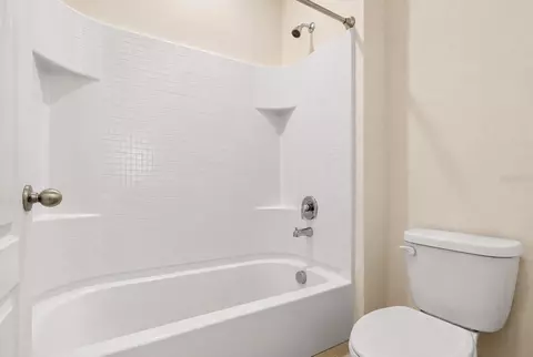 Bath - 1021 Silverbell Trl, Saint Cloud, FL 34771 photo 4 of 4
