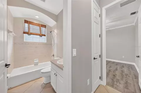 Entry Way - 1070 Ceasars Ct, Mount Dora, FL 32757 photo 4 of 12