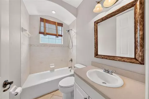 Bath - 1070 Ceasars Ct, Mount Dora, FL 32757 photo 5 of 12