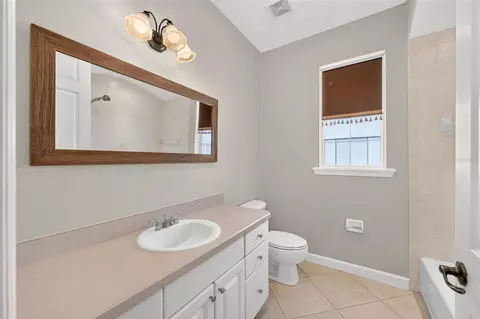 Bath - 1070 Ceasars Ct, Mount Dora, FL 32757 photo 3 of 12