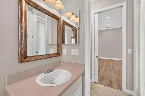 Bath - 1070 Ceasars Ct, Mount Dora, FL 32757 photo 4 of 12