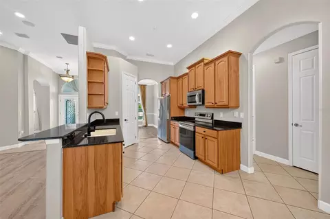 Kitchen - 1070 Ceasars Ct, Mount Dora, FL 32757 photo 10 of 12