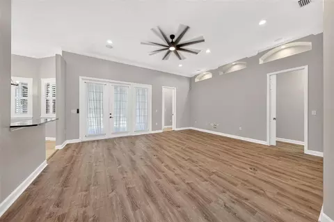 Living - 1070 Ceasars Ct, Mount Dora, FL 32757 photo 5 of 6