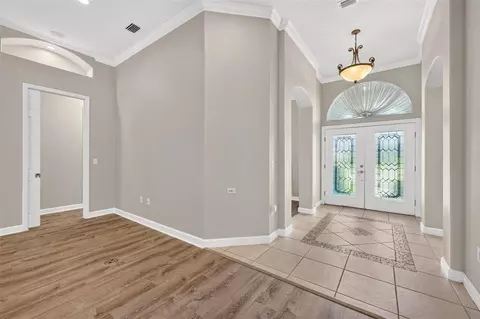Entry Way - 1070 Ceasars Ct, Mount Dora, FL 32757 photo 6 of 12