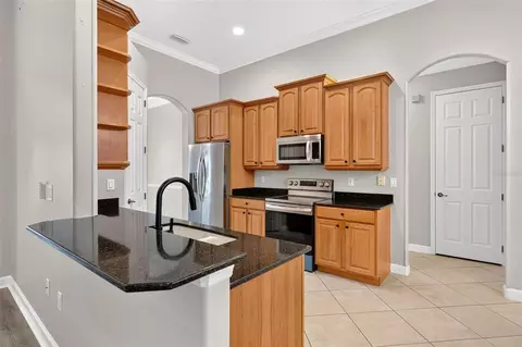 Kitchen - 1070 Ceasars Ct, Mount Dora, FL 32757 photo 11 of 12