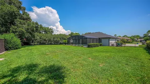 Exterior - 1070 Ceasars Ct, Mount Dora, FL 32757 photo 10 of 16