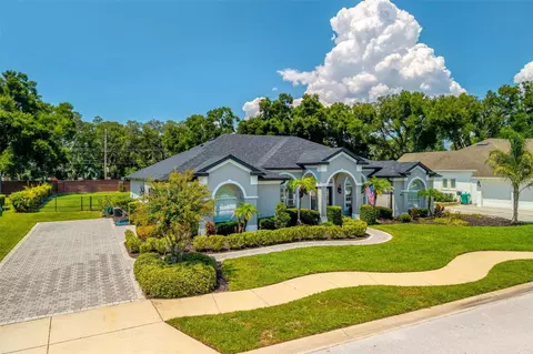 Exterior - 1070 Ceasars Ct, Mount Dora, FL 32757 photo 2 of 16
