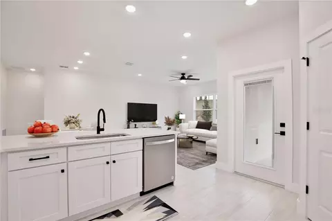 Kitchen - 226 W Herrick Ave, Eustis, FL 32726 photo 2 of 2