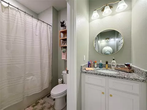 Bath - 3947 Mayhill Loop, Eustis, FL 32736 photo 3 of 3