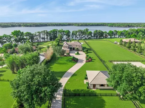 746 Lake Mills Rd, Oviedo, FL 32766