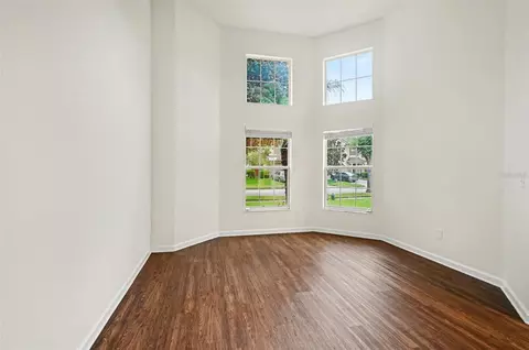 Living - 10546 Willow Ridge Loop, Orlando, FL 32825 photo 5 of 6