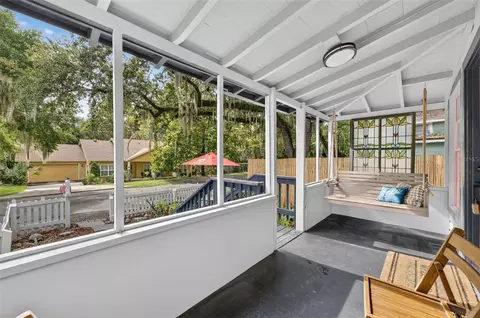 Exterior - 140 N Johns St, Mount Dora, FL 32757 photo 3 of 8