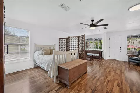 Bedroom - 140 N Johns St, Mount Dora, FL 32757 photo 2 of 3