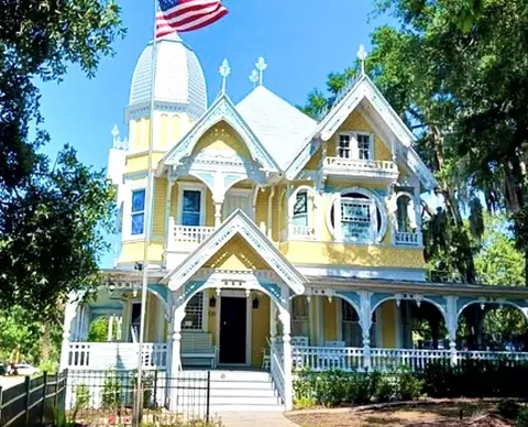 Exterior - 140 N Johns St, Mount Dora, FL 32757 photo 7 of 8