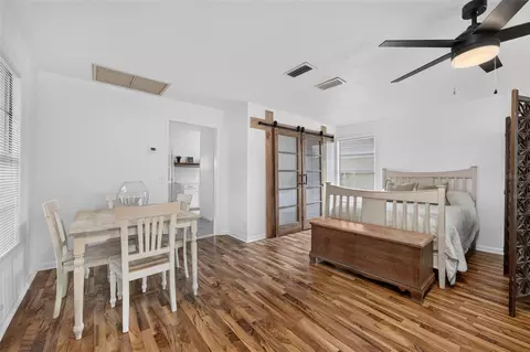 Bedroom - 140 N Johns St, Mount Dora, FL 32757 photo 1 of 3