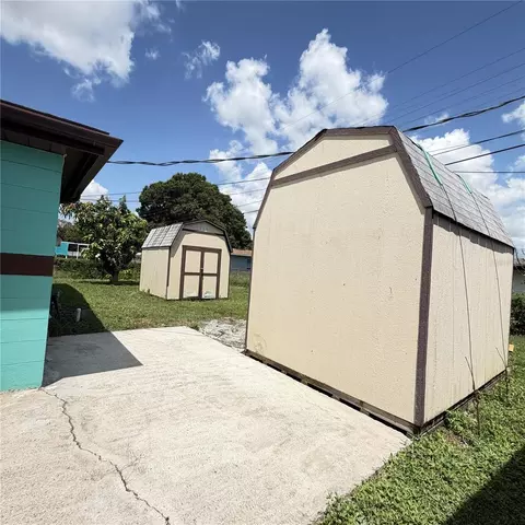 Exterior - 2884 Tropic Rd, Melbourne, FL 32935 photo 4 of 5