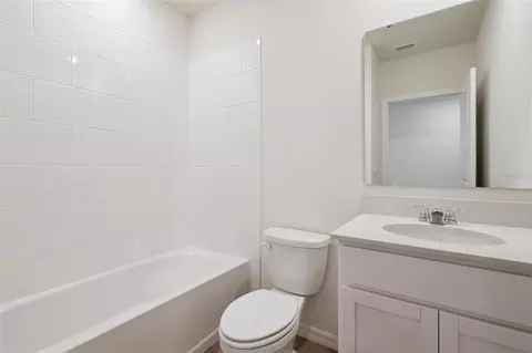 Bath - 2519 Dorset Ct, Ormond Beach, FL 32174 photo 1 of 5