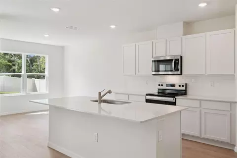 Kitchen - 2519 Dorset Ct, Ormond Beach, FL 32174 photo 4 of 6