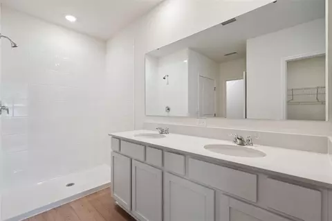 Bath - 2519 Dorset Ct, Ormond Beach, FL 32174 photo 4 of 5