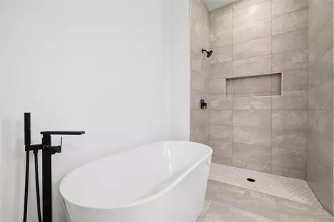 Bath - 6460 SW 129 Loop, Ocala, FL 34473 photo 3 of 7
