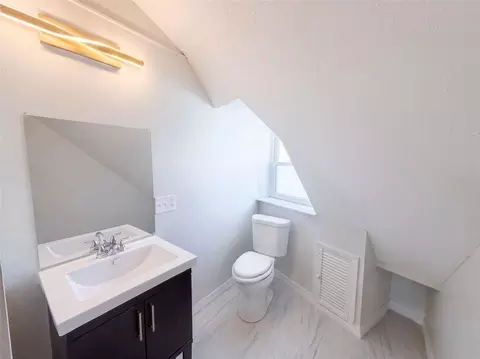 Bath - 4100 Flamingo Blvd, Hernando Beach, FL 34607 photo 4 of 5