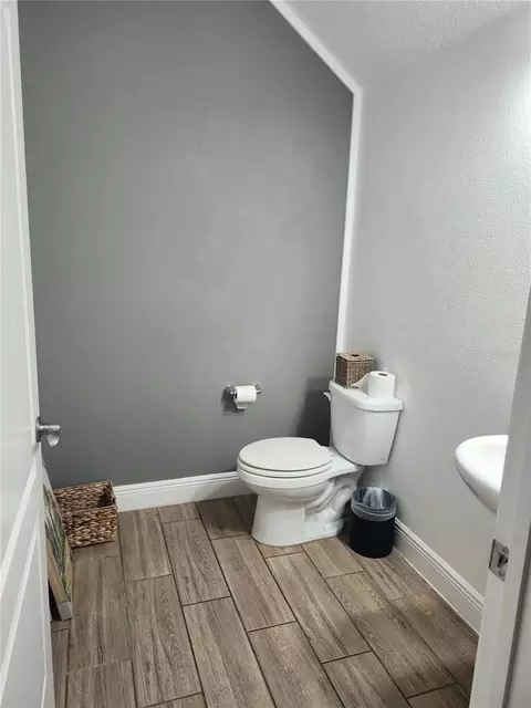 Bath - 6691 Alder Rd, Harmony, FL 34773 photo 2 of 5