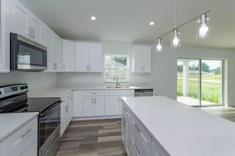 Kitchen - 31 Pine Run Ter, Ocala, FL 34472 photo 2 of 2