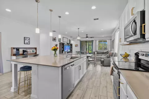 Kitchen - 7453 Wing Span Way, Saint Cloud, FL 34773 photo 3 of 4
