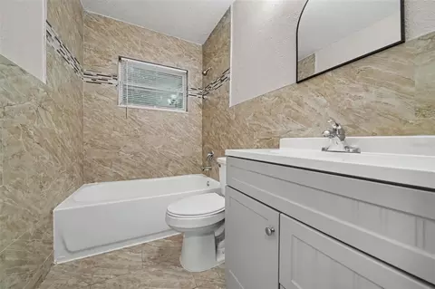 Bath - 1339 E Jackson Ave, Mount Dora, FL 32757 photo 2 of 2