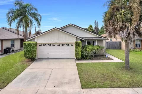 3266 Peace Pipe Dr, Kissimmee, FL 34746