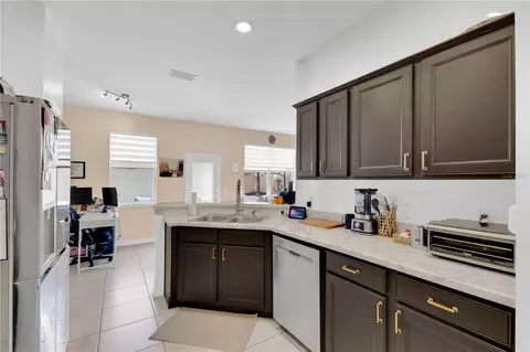 Kitchen - 4620 Capital Blvd, Saint Cloud, FL 34769 photo 3 of 3