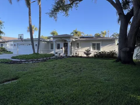 146 Giralda Blvd NE, Saint Petersburg, FL 33704