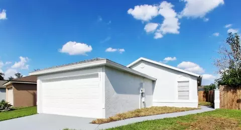 1047 Florida Holly Dr, Orlando, FL 32811