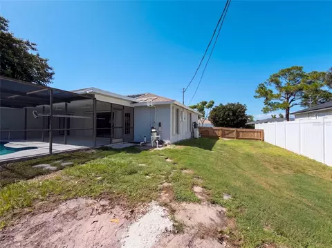 Exterior - 391 Harvard Rd, Venice, FL 34293 photo 5 of 7
