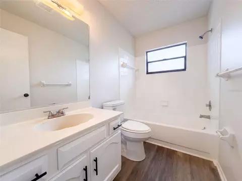 Bath - 391 Harvard Rd, Venice, FL 34293 photo 4 of 5