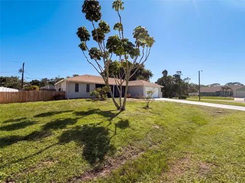 Exterior - 391 Harvard Rd, Venice, FL 34293 photo 6 of 7