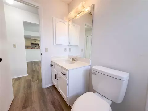 Bath - 391 Harvard Rd, Venice, FL 34293 photo 5 of 5