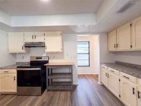 Kitchen - 391 Harvard Rd, Venice, FL 34293 photo 2 of 3
