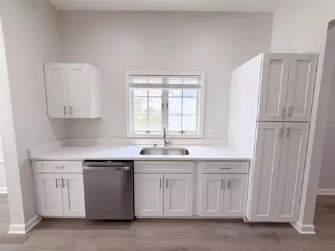 Kitchen - 24 Bay Pointe Dr, Ormond Beach, FL 32174 photo 2 of 3