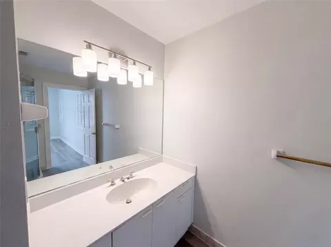 Bath - 24 Bay Pointe Dr, Ormond Beach, FL 32174 photo 5 of 5