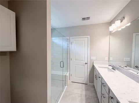 Bath - 8332 SW 54th Loop, Ocala, FL 34481 photo 3 of 4