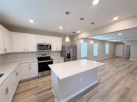 Kitchen - 8332 SW 54th Loop, Ocala, FL 34481 photo 2 of 4
