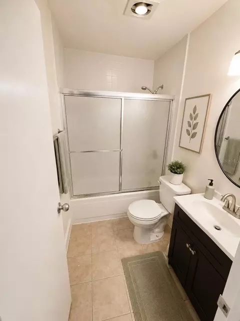 Bath - 6057 Windhover Dr #E-08, Orlando, FL 32819 photo 2 of 2