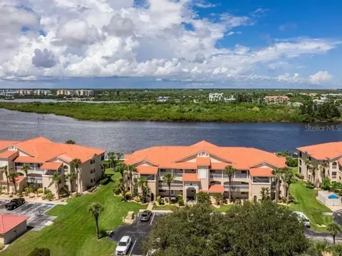 462 Bouchelle Dr #305, New Smyrna Beach, FL 32169