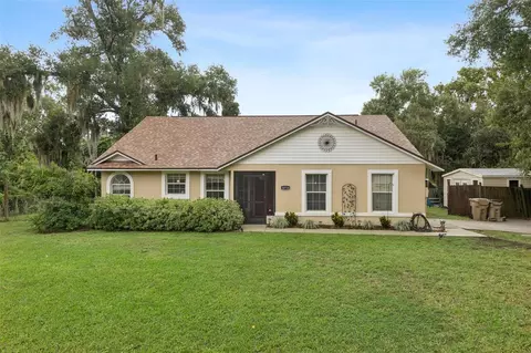 30724 Fairview Ave, Tavares, FL 32778