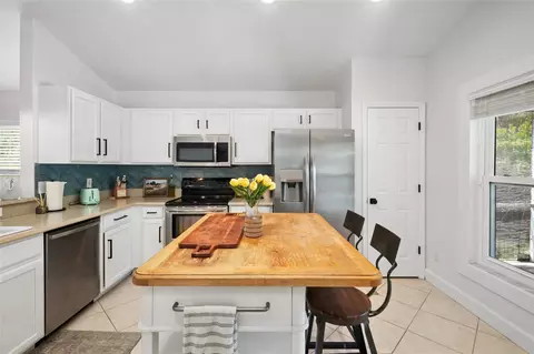 Kitchen - 530 Bridge Creek Blvd, Ocoee, FL 34761 photo 3 of 4