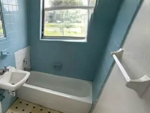 904 SE Hall St, Stuart, FL 34994 photo 8