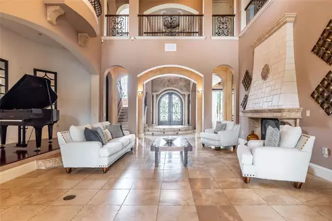 Living - 5251 Carson St, Saint Cloud, FL 34771 photo 1 of 3